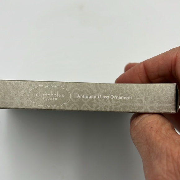 Antiqued Mercury Glass Initial L Christmas ornament St Nicholas Square NIB - Picture 3 of 6